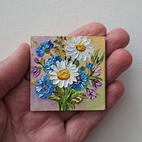 NataFeStudio - Etsy Canada Tiny Oil Paintings, Miniature Painting Ideas, Flowers Art Painting, Painting Daisies, Mini Oil Painting, Tiny Art, Daisy Painting, Impasto Painting, Flowers Art