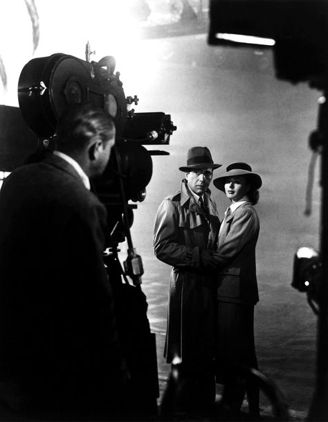 Ingrid Bergman Casablanca, Klasik Hollywood, Casablanca 1942, I Love Cinema, Film Institute, Ingrid Bergman, Black And White Photograph, Scene Image, Humphrey Bogart