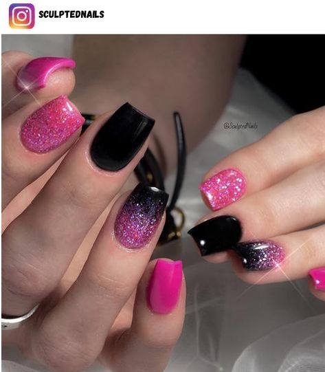 Barbie Nails Black And Pink, Black And Pink Acrylic Nails Ideas, Barbie Acrylic Nails Pink Glitter, Black And Pink Nails Ideas Glitter, Pink Concert Nails Ideas, Nails For Pink Concert, Barbie Gel Nails, Las Vegas Nails Ideas Glitter, Black And Pink Glitter Nails