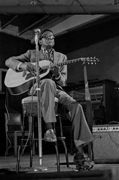 Lightnin' Lightnin Hopkins, Blues Musicians, Delta Blues, Blues Artists, Country Blue, Blues Guitar, I'm With The Band, Rhythm And Blues, Jazz Blues