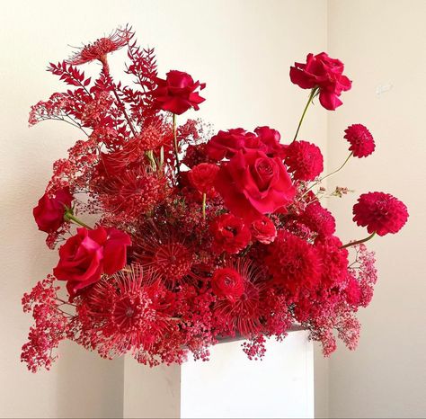 Monochrome Floral Arrangement, Monochromatic Flower Arrangements, Monochrome Wedding Flowers, Monochrome Flower Arrangement, Monochromatic Floral Arrangements, Red Flowers Arrangements, Monochromatic Wedding Colors, Monochromatic Bouquet, Red Floral Arrangements