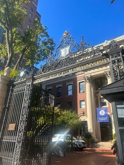 Barnard University, Barnard College Aesthetic, Barnard Aesthetic, Barden University, Columbia University Dorm, College Layout, Columbia University Aesthetic, Columbia Uni, Columbia Law