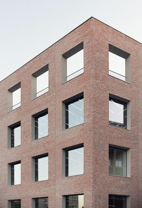 University of the Arts Helsinki / JKMM Architects | ArchDaily Makerspace Design, Window Structure, Rooftop Terrace Design, Window Designs, Student House, White Building, Exposed Concrete, Eat Fat, Brick Facade