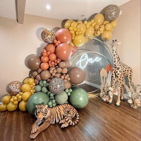 Jungle Balloon Arch, Safari Balloon Garland, Safari Balloon, Jungle Balloons, Deco Ballon, Jungle Theme Birthday, Wild One Birthday Party, Birthday Decorations Kids, One Balloon