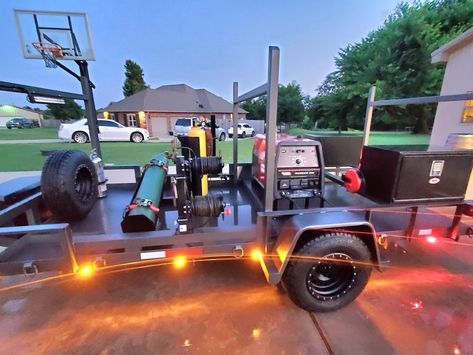 Finally completed my 14ft Welding trailer with metal/ladder rack. Mobile Welding Trailer, Welding Trailer Ideas, Welding Setup, Welding Skid, Trailer Workshop, Ffa Projects, Construction Trailer, Ag Projects, Pipeline Welding