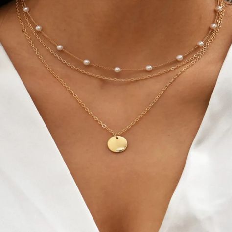 Tiny Necklace, Trending Necklaces, Chain Fashion, Pearl Choker Necklace, Layered Jewelry, Trendy Necklaces, Valentines Necklace, Chain Choker Necklace, Women's Jewelry And Accessories