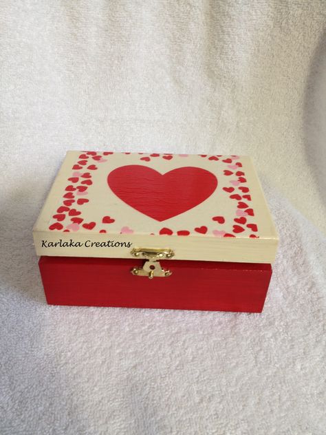 Valentine's Box Painted Box Ideas For Boyfriend, Box Painting Ideas For Boyfriend, Wood Box Painting Ideas For Boyfriend, Painted Box For Boyfriend, Wooden Box Painting Ideas Boyfriend, Wooden Jewelry Boxes Diy Paint, Small Box Painting Ideas, Wood Box Painting Ideas Easy, Box Painting Ideas Easy