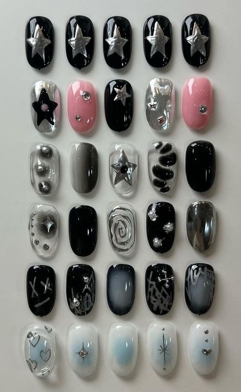 Xg Nails Inspired, Long Nails Ombre, Seventeen Nail Art, Black Nails Summer, Grunge Nails Acrylic 90s, Simple Christmas Nails Almond, New Jeans Nails, Nails Xiaohongshu, Nails Inspiration Christmas