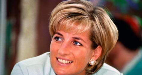 Prachtig: prins William en Harry gaan Diana op een heel bijzondere manier herdenken Princess Diana Pregnant, Hasnat Khan, Mohamed Al Fayed, Princess Diana And Dodi, Dodi Al Fayed, Princess Diana Memorial, Camila Parker, Diana Statue, Putri Diana