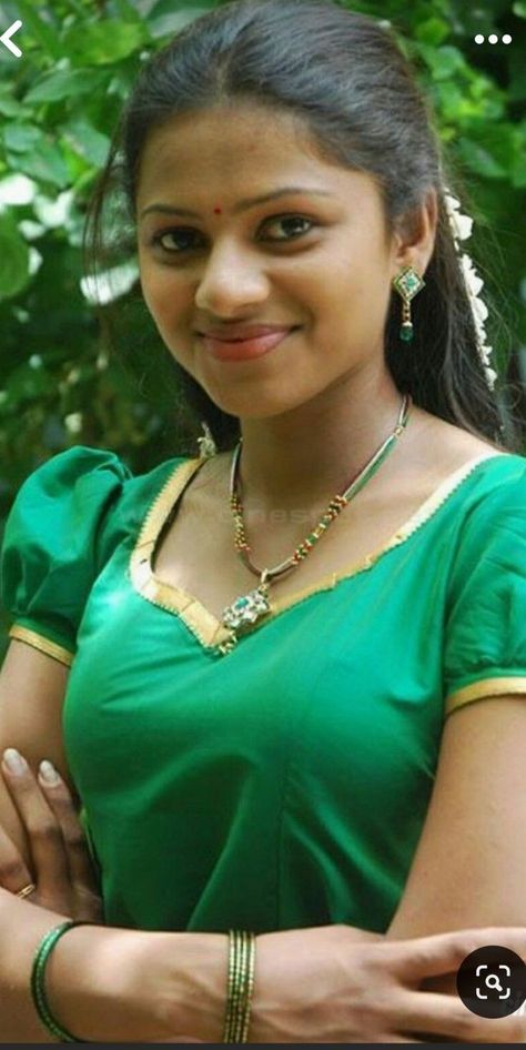 Whatsapp Mobile Number, Tamil Girls, Beauty Pics, Green Saree, Beauty Images, Actress Pics, Girl Body, Indian Beauty Saree