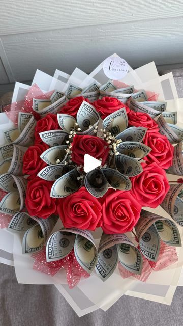 Luxx on Instagram: "Heart full of love ❤️  . . . . . . . . . . #moneybouquet #floral #roses #ramos  #ramobuchon #flowerarrangement #flowers #floraldesign #florist #flowerstagram #explore #explorepage #ramoderosas #smallbusiness #tutorials #WichitaKS #coquette #diy #trending #crafts #giftideas" Money Rose Bouquet, Coquette Diy, Money Rose, Money Gift Ideas, Forever Roses, Heart Full Of Love, Trending Crafts, Money Flowers, Money Bouquet