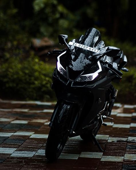 DEV-DEEP on Instagram: “Lora💕 . . . . . . . . . . #r15v3modified #r15v3fans #r15v3 #r15v4 #bikepranthan #bike #bikers #ridergram #ridergramkerala #mallufreakz…” R15v4 Wallpaper Black, R15v4 Black, R15 V4 Modified, R15 V3 Wallpaper Black Hd, V3 R15 Black, Bike Rider Photography, Forever Pictures, Friends Forever Pictures, R15 V3