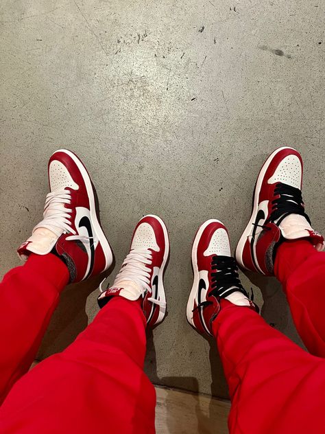 Matching Jordans Couples, Cute Couple Outfits Matching, Matching Shoes For Couples, Matching Fits Couples, Cute Couple Outfits Swag, Couple Shoes Matching, Jordan Couples, Couple Outfits Matching, Couple With Baby