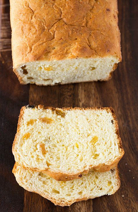 Polish Easter Bread, Easter Bread Recipe, Brown Eyed Baker, Polish Easter, Ukrainian Recipes, Easter Bread, Loaf Of Bread, Golden Raisins, Polish Recipes