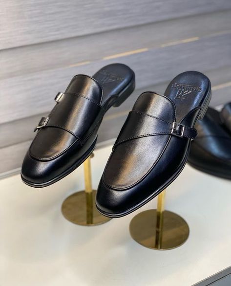 Leather slippers for men