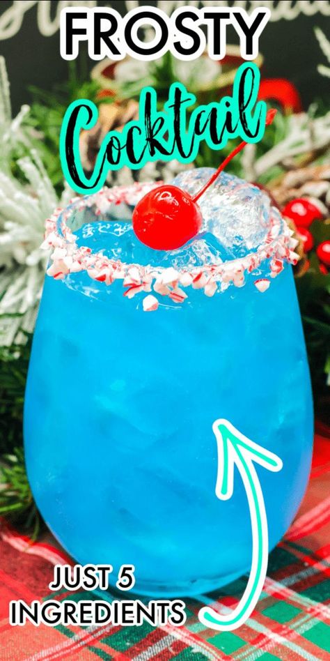 Christmas Bulb Drink Ideas, Blue Party Punch Non Alcoholic, Christmas Themed Drinks Cocktails, Christmas Alcholic Drinks, Christmas Alcoholic Drinks Recipes, New Years Drinks Cocktails, January Cocktails, Christmas Cocktails For A Crowd, Snowman Cocktail