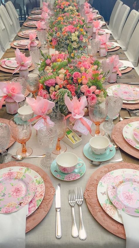 Tea Party Table, High Tea Party, Picnic Birthday, Tea Party Theme, Spring Tea, Tea Party Wedding, Tea Party Decorations, Bridal Tea, Birthday Brunch