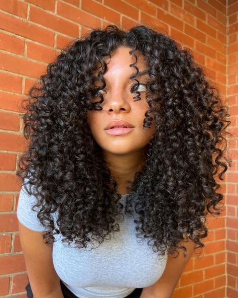 3b Curly Hair, Long Layered Curly Hair, Layered Curly Haircuts, Curly Hair Fade, Natural Curly Hair Cuts, Highlights Curly Hair, Layered Curly Hair, Cute Curly Hairstyles, Beautiful Curly Hair