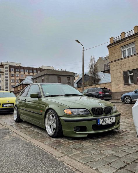 Sandra Step on Instagram: “Green day 🫒 #e46compact #e46frontswap #urbangreen #compact #e46lovers #e46nation #e46stance” Bmw Compact, E46 Sedan, Project Cars, Wrap Ideas, Man Style, Bmw 3 Series, Green Day, Toyota Celica, Whips