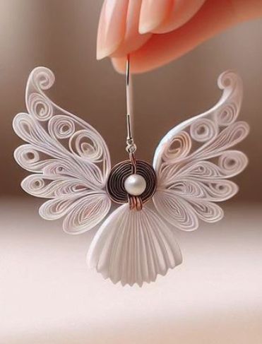 Angel Quilling Patterns, Christmas Quilling Ideas, Diy Quilling Christmas, Quilling Flowers Tutorial, Diy Quilling Crafts, Winter Diy Crafts, Paper Quilling For Beginners, Cricut Christmas Ideas, Origami And Quilling