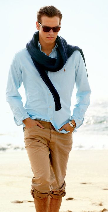 ralph lauren essentials. Already looking forward to summer at the beach. Khaki Pants Outfit, Style College, Estilo Preppy, Sharp Dressed Man, Outfit Trends, Mens Khakis, Moda Vintage, Well Dressed Men, Gentleman Style