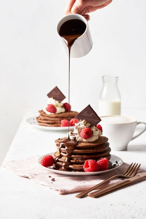 Raspberry Pancakes Recipe, Raspberry Pancakes, Salted Caramel Bars, Chocolate And Raspberry, Pancake Breakfast, Caramel Bars, Chocolate Pancakes, Dessert Photography, Lindt Chocolate