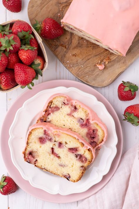 This beautiful fresh strawberry pound cake recipe is studded with ripe, juicy berries and topped with a pink strawberry glaze! It's everything you could ask for in a fruity quick bread - moist, lightly dense, and sweet with a tender crumb. Strawberry Loaf Cake, Strawberry Pound Cake Recipe, Strawberry Loaf, Pineapple Dream Dessert, Strawberry Pound Cake, Blueberry Breakfast Cake, Chocolate Lasagna, Strawberry Glaze, Pound Cake With Strawberries