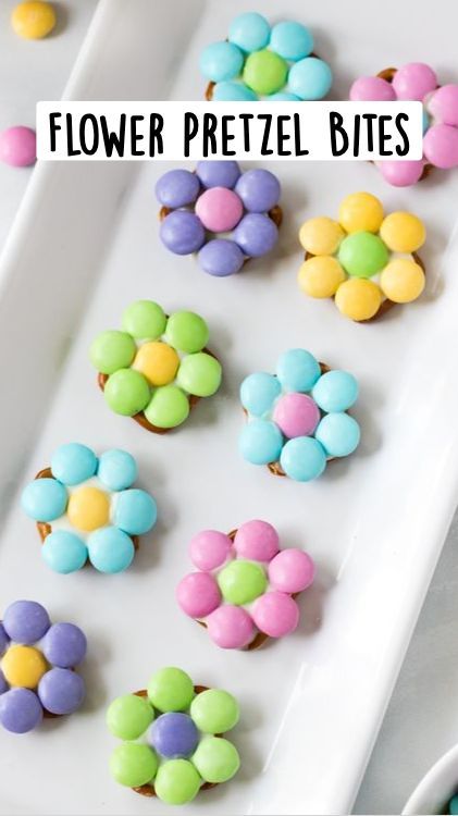 Flower Pretzel Bites, Washcloth Bunny, Easter M&ms, Easter Party Food, Bunny Craft, Chocolate Melting Wafers, Chocolate Egg, Ideas For Easter Decorations, Ideas For Easter