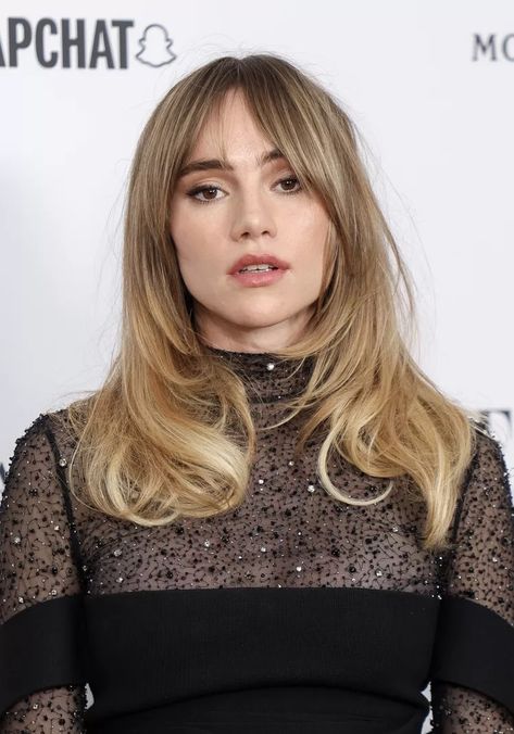 25 Chic French Girl Bangs for Inspiration Face Framing Hair, Subtle Blonde Highlights, Medium Shag Haircuts, Fall Hair Cuts, Luscious Hair, Face Framing Layers, Suki Waterhouse, Bright Blonde, Front Hair Styles