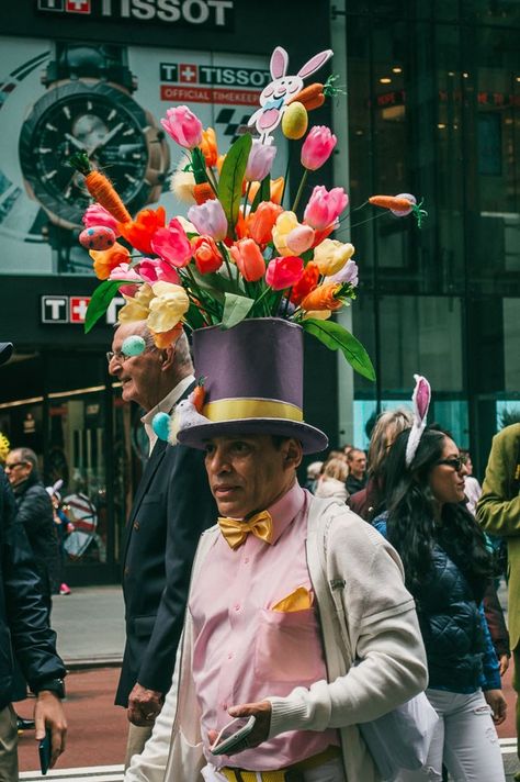 The Fifth Avenue Easter Bonnet Parade, New York City • The Wanderbug Spring Hat Diy, Top Hat Easter Bonnet, New York Easter Bonnet Parade, Easter Parade Hats, Spring Hat Ideas, Easter Bonnet Ideas For Adults, Easter Hat Parade Ideas Schools, Crazy Hat Ideas, Spring Hat Parade