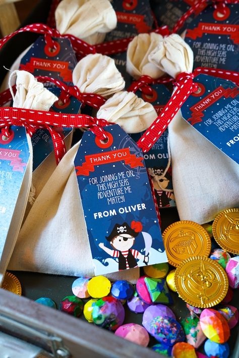 Pirate Bingo, Diy Pirate Party, Pirate Party Invitations, Awesome Party Favors, Diy Kids Party, Pirate Party Favors, Pirates Party, Pirate Activities, Bingo Party