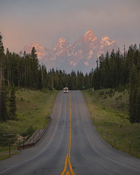 Mornings in the mountains 🏔️ #grandtetons #roadtripusa #sunriseinthemountains #mountains #wyoming #explorewyoming Yellowstone National Park Aesthetic, National Parks Aesthetic, Yellowstone Aesthetic, Mountains Wyoming, Western Life, Pretty Landscapes, Summer Road Trip, Yellowstone National Park, Travel Inspo