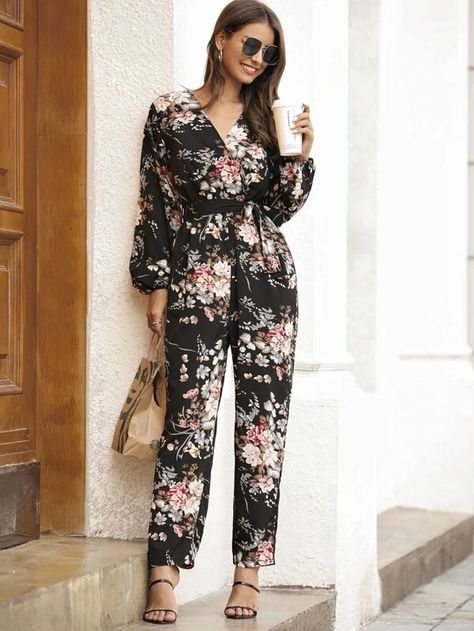 Classy Jumpsuit Outfits Casual, Trendy Jumpsuits For Women, Floral Jumpsuit Outfit, Casual Pullover Outfit, Classy Jumpsuit Outfits, Gaun Tulle, Flower Print Jumpsuit, Jumpsuit Styles, Flower Jumpsuit