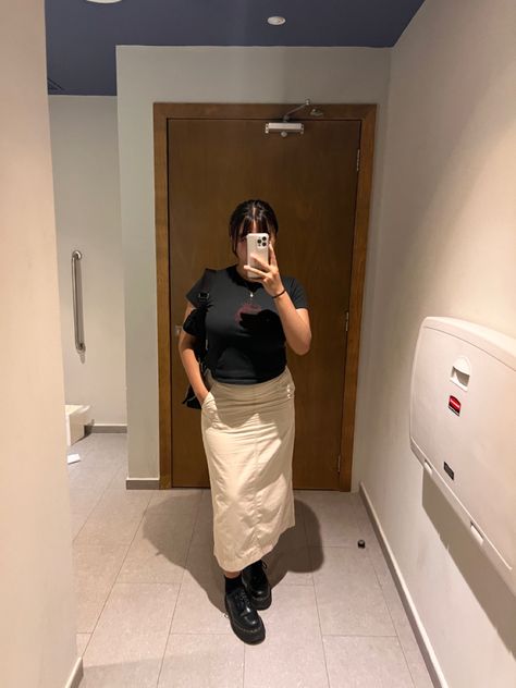 Beige Jeans Skirt Outfit, Beige Denim Skirt Outfit, Long Tan Skirt Outfit, Beige Long Skirt Outfit, Beige Maxi Skirt Outfit, Long Beige Skirt Outfit, Tan Skirt Outfit, Long Tan Skirt, Tan Skirt Outfits