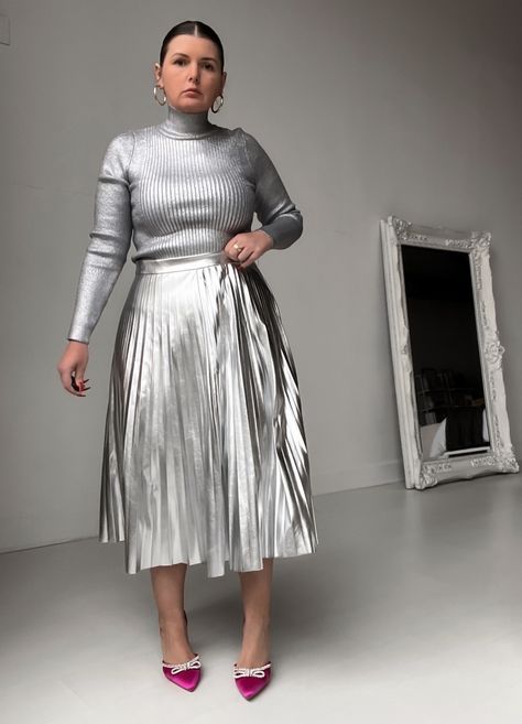 Shop Scoop Women's Metallic Foil … and other curated products on LTK, the easiest way to shop everything from your favorite creators. Lurex Dress Outfit, Casual Glam Outfit, Silver Skirt Outfits, Metallic Skirt Outfit, Church Outfit Winter, Sequin Skirt Outfit, Fiercely Feminine, Silver Outfits, Pleated Skirt Outfit