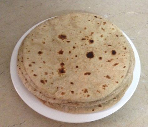 Chapati Recipes, Fruits Photos, Food Artwork, Desi Food, Cooking Lessons, Chapati, Food Staples, Food Snapchat, South Asia