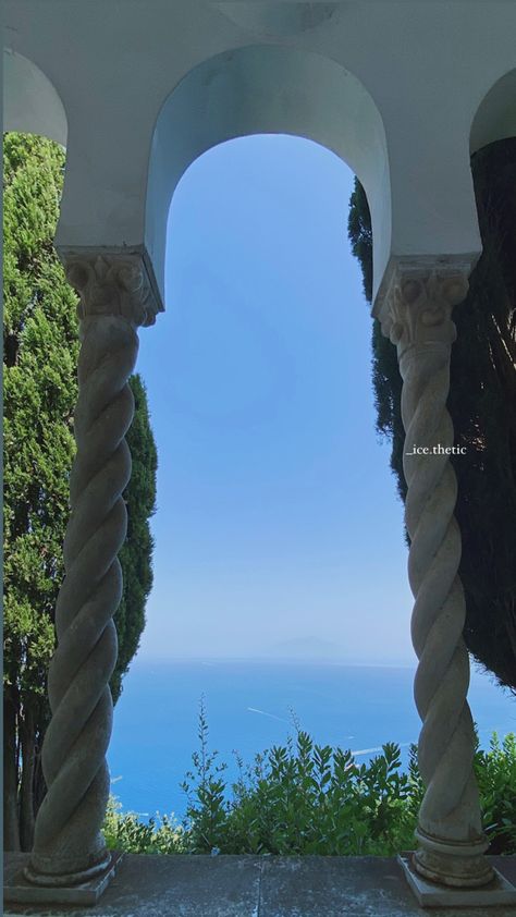 Views from Villa San Michele, Isle of Capri, Italy ig: @_ice.thetic #italy #aesthetic #wallpaper #travel #europe #wedding #garden #capri #dolcevita #mediterranean #view Capri Villa, Capri Italy Instagram Story, Italy Capri Aesthetic, Capri Italy Architecture, Capri Italia, Capri Tiberio Palace, Isle Of Capri, San Michele, Capri