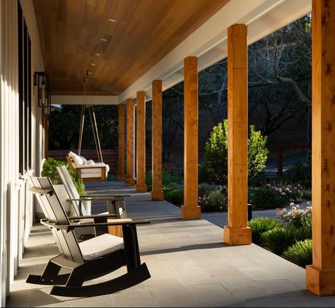 Rustic Serenity – David Thorne Landscape Architect Lafayette California, Summer Porch Decor, House Front Porch, Huge Library, Porch Columns, San Francisco Houses, Front Porch Design, Farmhouse Front Porches, Summer Porch