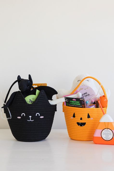 Whether you're making boo baskets for boys or boo baskets for girls, you'll find all the best Halloween treats and Halloween party favors at Bonjour Fête! Boo Baskets, Halloween Goodie Bags, Halloween Baskets, Halloween Buckets, Cat Basket, Boo Basket, Plastic Headband, Halloween Goodies, Popular Toys