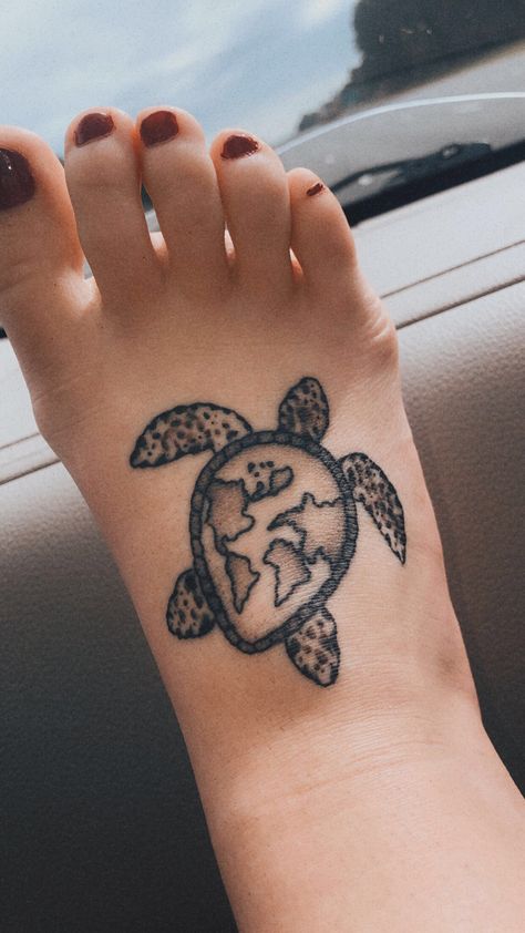 Sea Turtle World Map Tattoo, Big Sea Turtle Tattoo, Tropical Tattoos, Turtle Tattoo Ideas, Quilt Tattoo, World Map Tattoos, Bali Tattoo, Turtle Tattoos, Tropical Tattoo