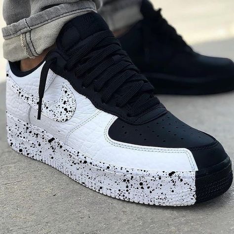 Nike Air force 1 customize sneakers Sepatu Air Jordan, Custom Shoes Diy, Nike Shoes Air Force, Black Nike Shoes, Jordan Shoes Girls, Custom Nike Shoes, All Nike Shoes, Nike Air Shoes, Cute Nike Shoes