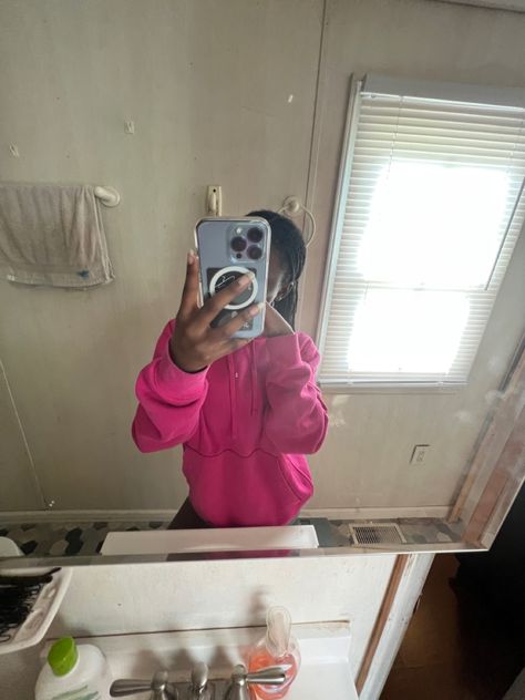 Hot Pink Nike Hoodie, Pink Nike Hoodie Outfit, Nike Pullover Outfit, Nike Tech Sweater, Pink Hoodie Outfit, Nike Hoodie Outfit, Pink Nike Hoodie, Nike Tights, Hot Sweater