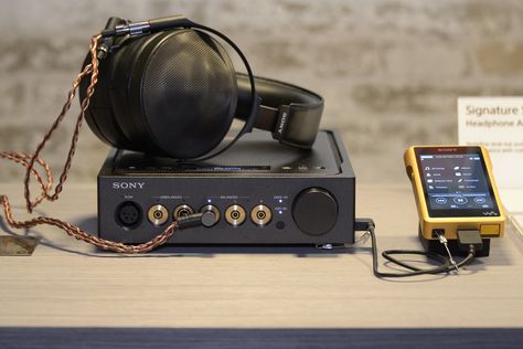 Audiophile Headphones, Diy Amplifier, Sony Walkman, Headphones Design, Headphone Amplifiers, Audio Design, Sony Tv, Record Players, Hifi Audio