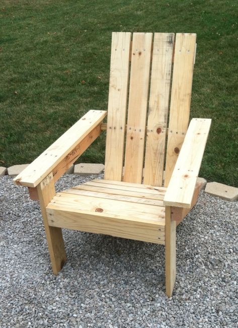 Outdoor Chairs Diy, Adirondack Chairs Diy, Wood Chair Diy, Wood Patio Chairs, Adirondack Chair Plans, Wood Adirondack Chairs, Pallet Chair, Wooden Adirondack Chairs, Pallet Furniture Outdoor