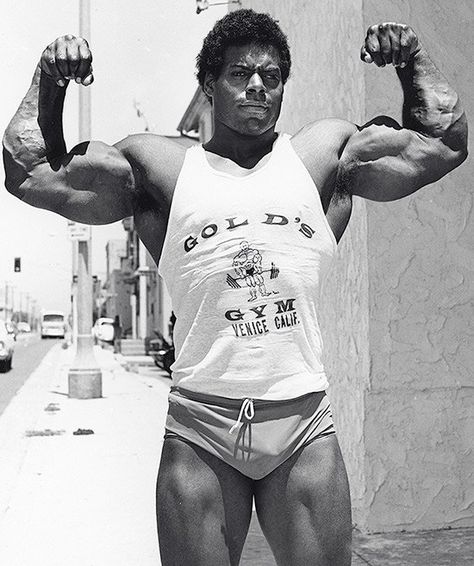 His biceps once trumped Arnold’s. As other Gold’s Gym icons parlayed their physiques into fame and fortune, Bill Pettis took a different route—one that landed him on the Venice Boardwalk Gym Icons, Surrounded By Women, Gym Icon, Fame And Fortune, Gold's Gym, Bigger Arms, Golds Gym, Biceps Workout, Bodybuilding Training