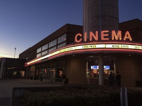 Movie Theater Aesthetic, Seven Husbands Of Evelyn Hugo, Evelyn Hugo, Off Campus, Dream Career, Colleen Hoover, Theatre Kid, Film Aesthetic, Movie Theater