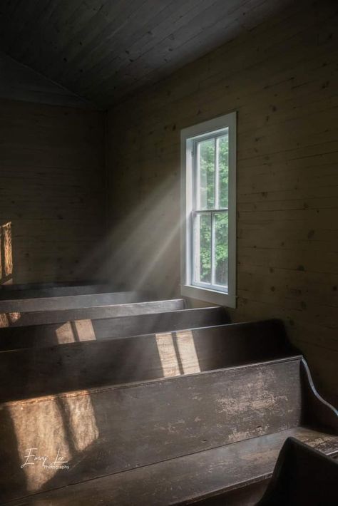 One more from the old primitive Baptist Church, reminds me of the old hymn I saw the light…… Cade’s Cove - Smoky Mountains Tennessee #emryleephotography Hymn Aesthetic, Southern Baptist Aesthetic, Baptist Aesthetic, Old Church Interior, Rare Aesthetics, Southern Baptist Church, Mountains Tennessee, Smoky Mountains Tennessee, Summer Shoot