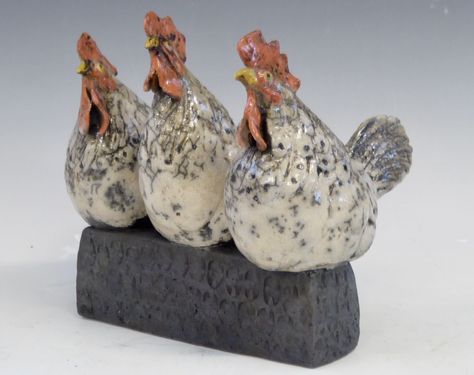 Chickens. Cockadoodledo. Raku 2017 Ceramic Chicken, Clay Birds, Pottery Animals, Raku Ceramics, Raku Pottery, Chicken Art, Pottery Sculpture, Ceramic Animals, Ceramics Projects