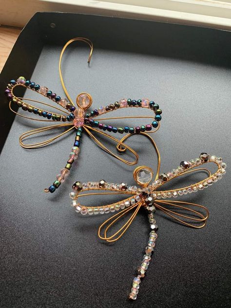 Dragonfly Crafts For Adults, Dragonfly Whisk, Dragonfly Diy, Diy Dragonfly, Wire Dragonfly, Beaded Suncatchers, Copper Wire Crafts, Dragon Fly Craft, Glass Bead Crafts