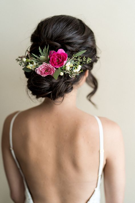 Imgur: The magic of the Internet Woman With Flowers, Flowers In Her Hair, Boda Mexicana, Wedding Hair Inspiration, Bridal Hair Flowers, Wedding Hair Flowers, Bridal Hair Vine, Hair Vine, Bridal Hair Comb